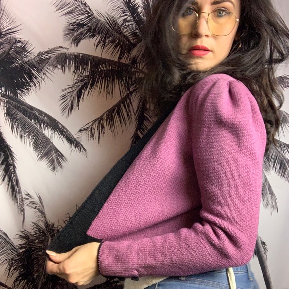 Adorable VINTAGE Cardigan - Picture 6 of 12